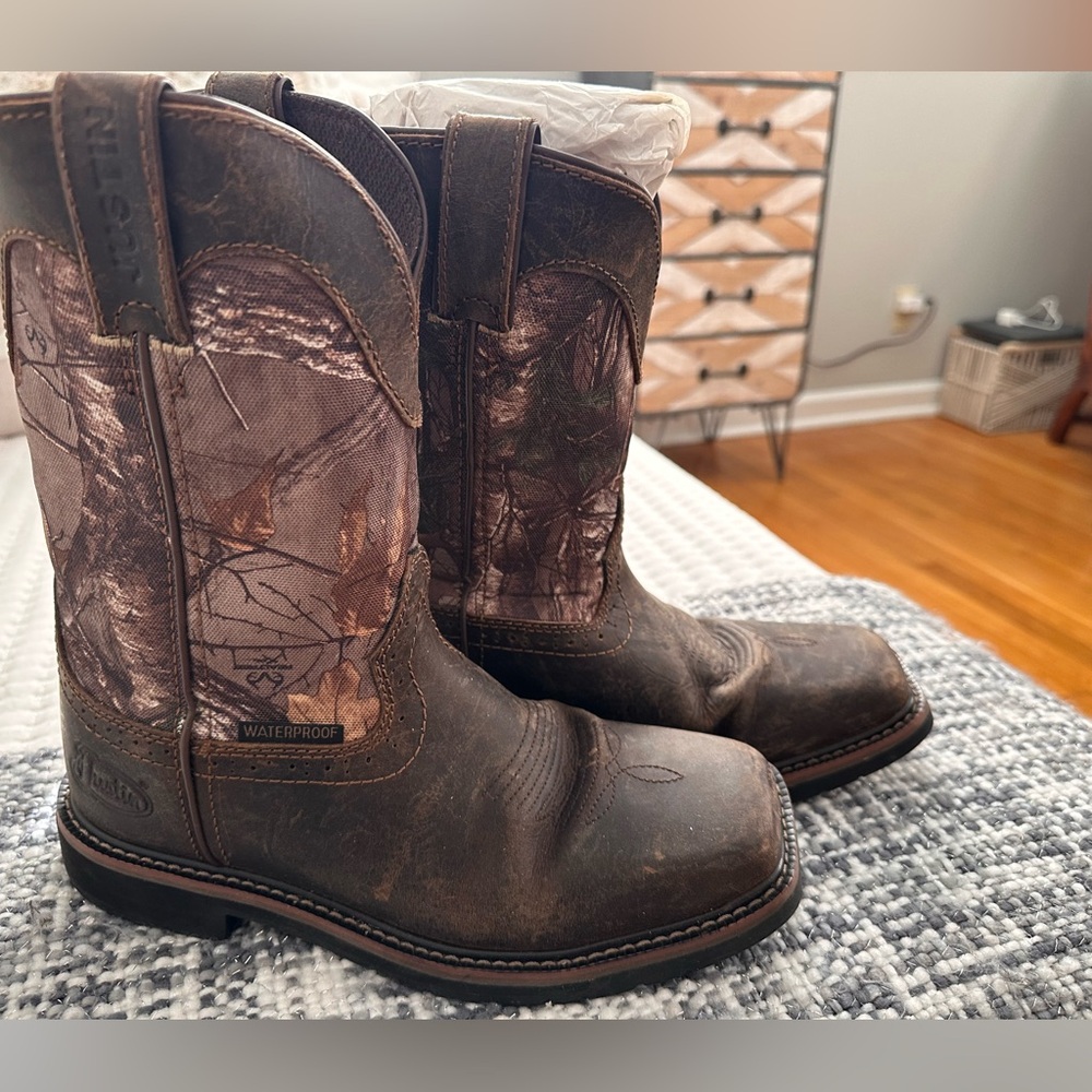 Justin’s Brown Leather Waterproof Cowboy Boots, NEW, Size 7.5D Men’s/9 Women’s